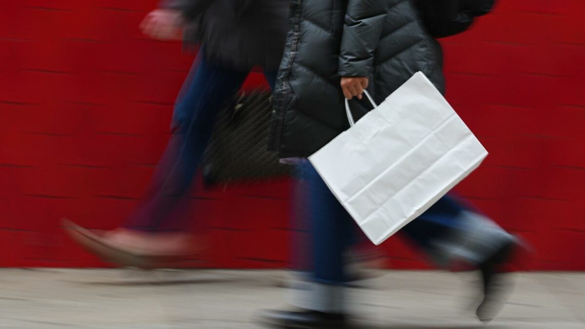 Photo of shoppers
