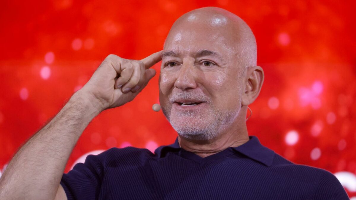 If Amazon founder Jeff Bezos takes his own Warren Buffet-inspired advice, Liverpool fans can expect him to stick around for at least seven years.