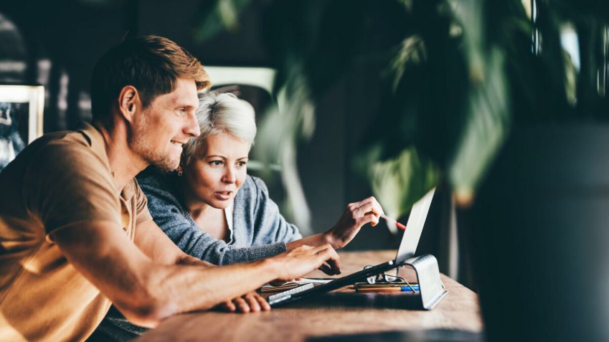 QuickBooks Free’s 2-invoice limit: Who can realistically stay on the free plan?
