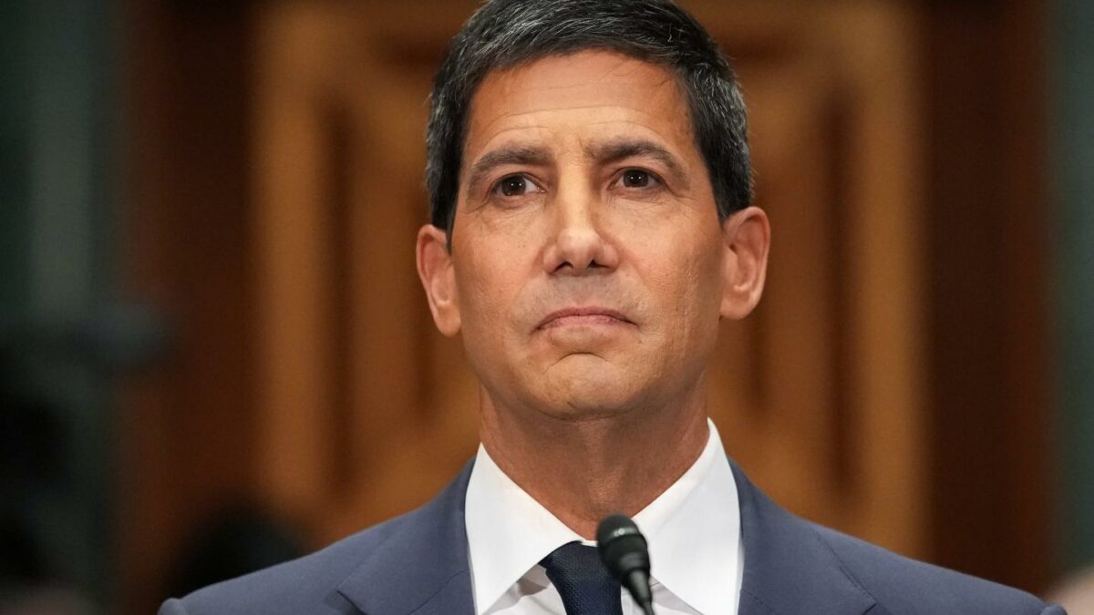 Photo of Kevin Warsh