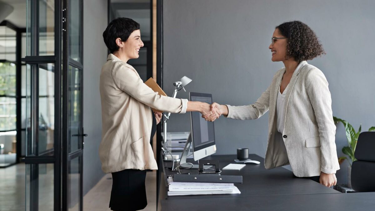 Job-hopping got workers an 18% raise in 2022. Now it’s 8%—and Gen Z is hurt the most