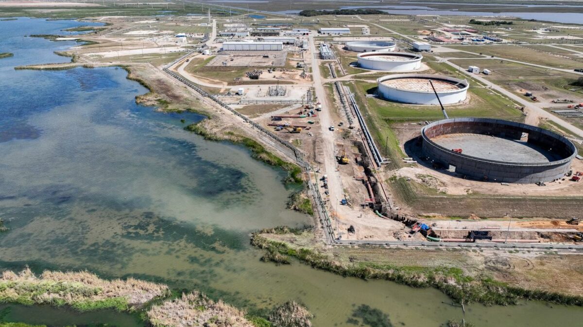 U.S. shale executives have no idea when the oil market will go off a cliff