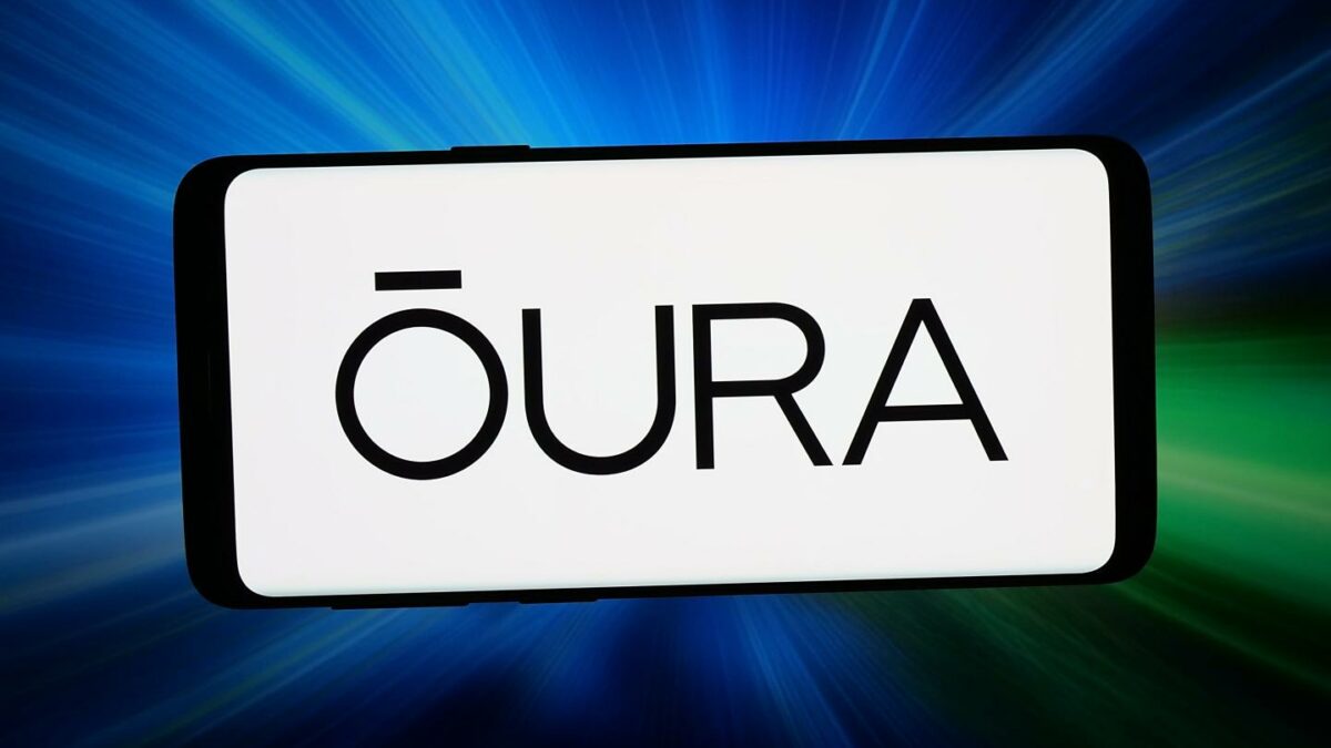 Why Oura really pulled its IPO: Wall Street experts suspect valuation concerns, an insider cash-out, and an Apple-size threat